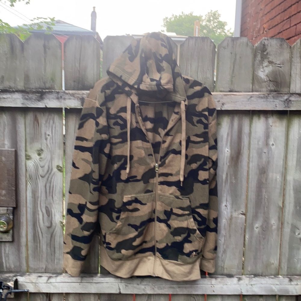 Athletech Camouflage zip up fleece hoodie sz. M